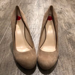 Nine West Tan Suede heals
